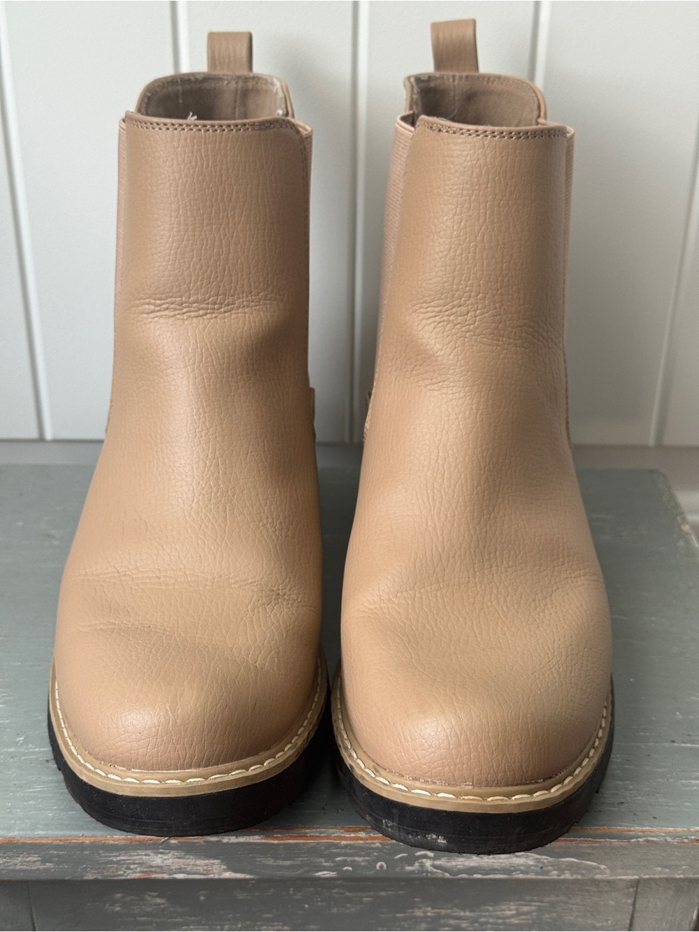 Universal Thread Women's Chelsea Boots Size 8 - Picture 3 of 9